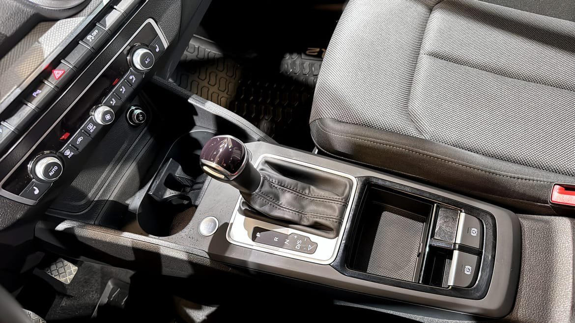 Vehicle Image 15