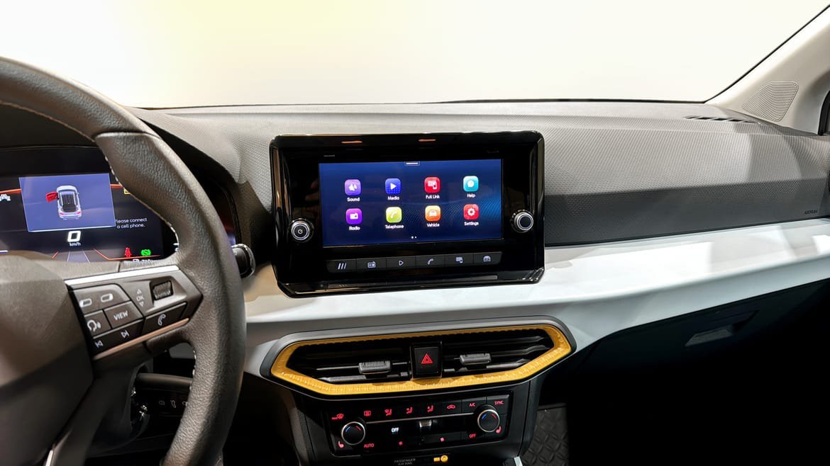 Vehicle Image 9