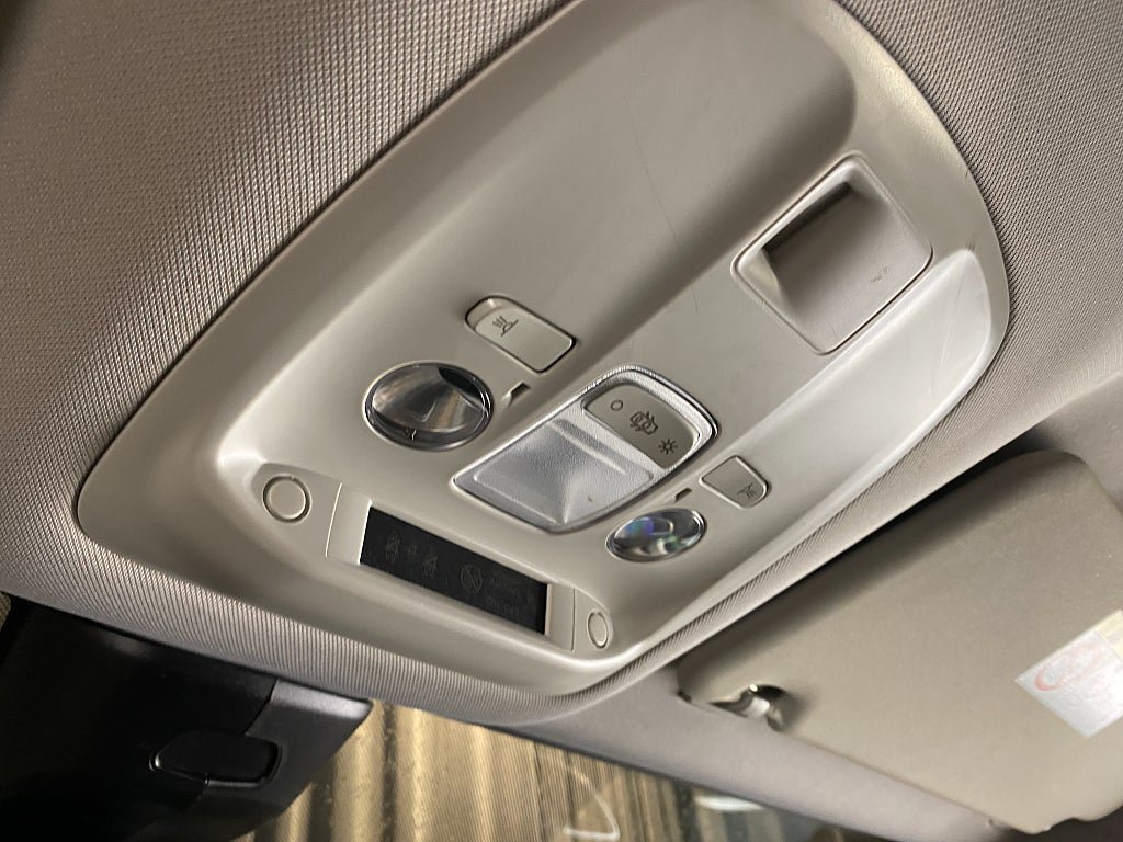 Vehicle Image 25