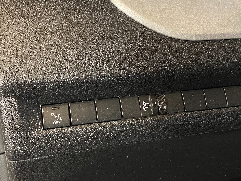 Vehicle Image 32