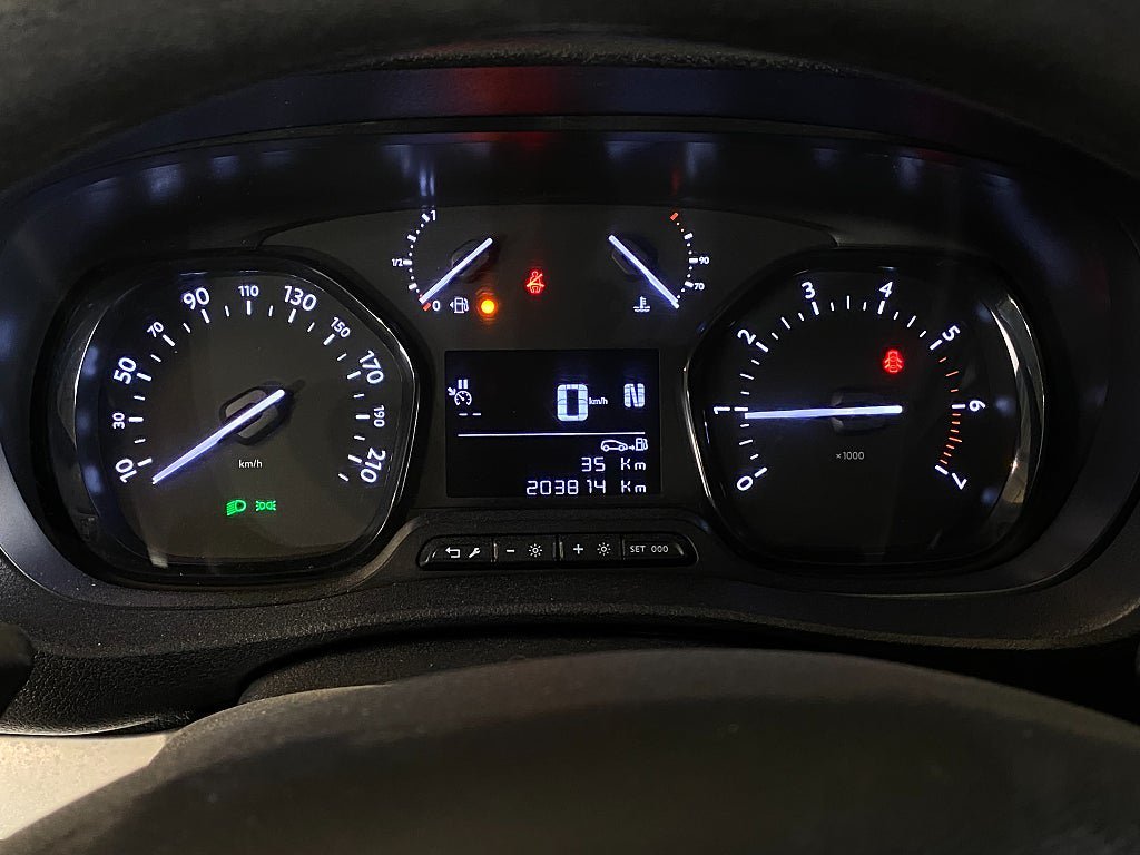 Vehicle Image 35