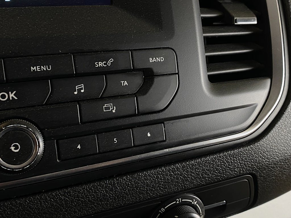 Vehicle Image 38