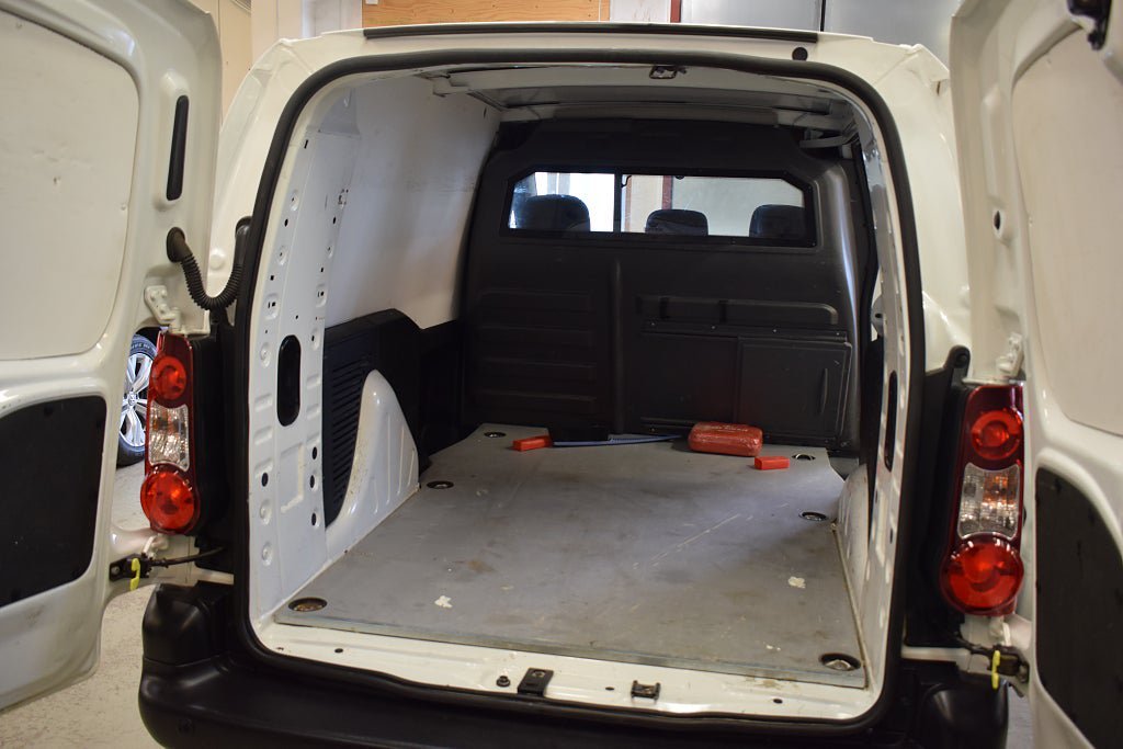 Vehicle Image 10