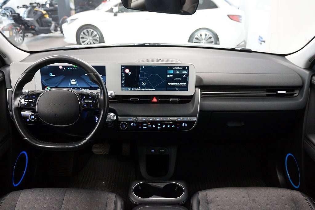 Vehicle Image 8