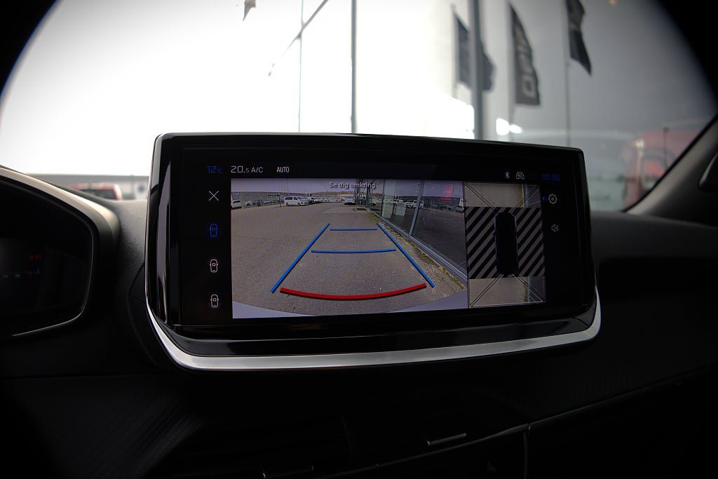 Vehicle Image 13