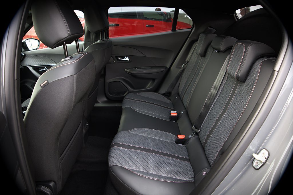 Vehicle Image 19