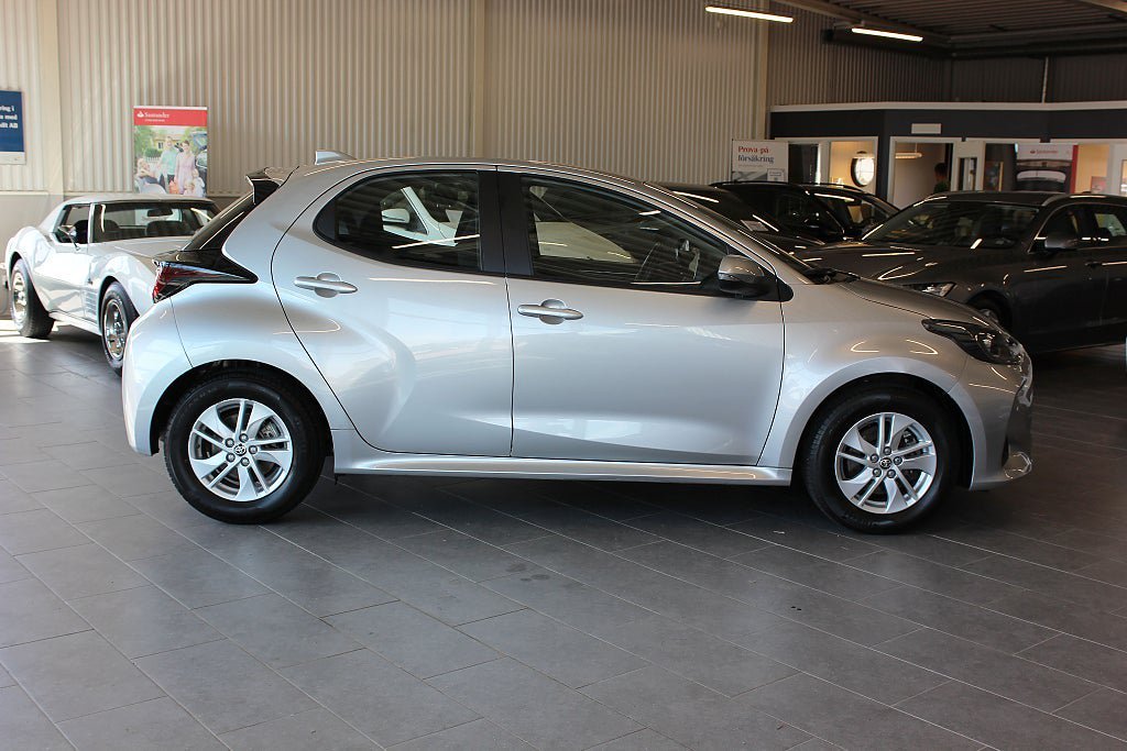 Vehicle Image 5