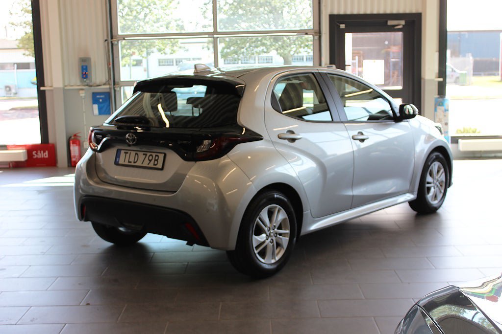 Vehicle Image 13