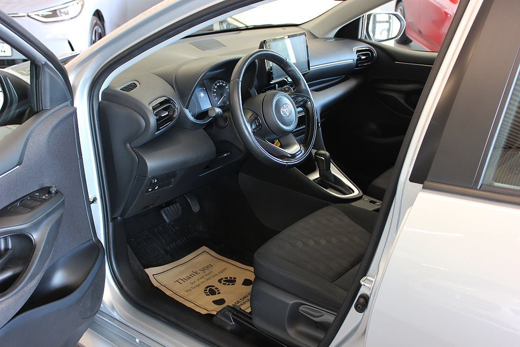 Vehicle Image 14