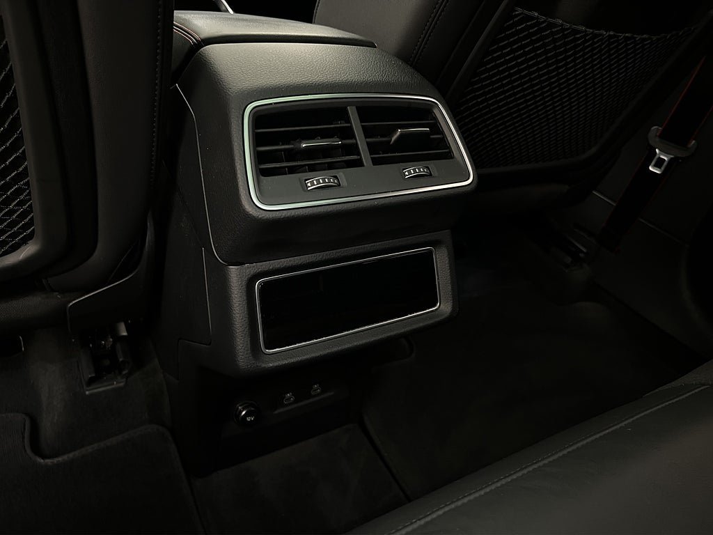 Vehicle Image 28