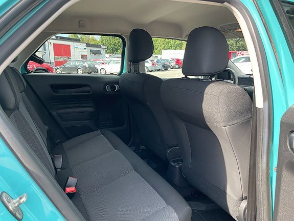 Vehicle Image 17