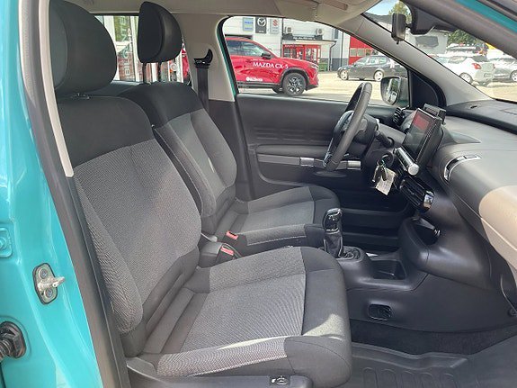 Vehicle Image 18