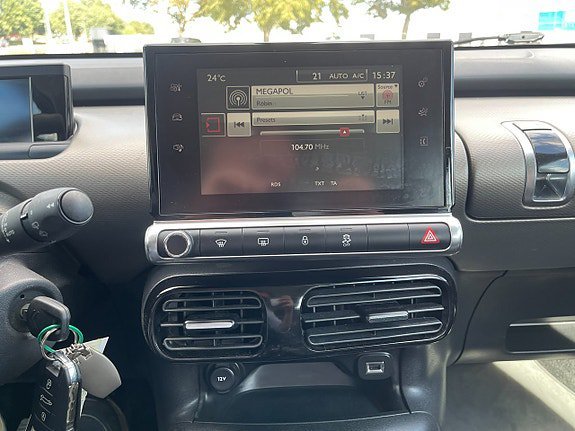 Vehicle Image 21