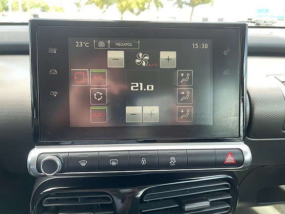 Vehicle Image 23