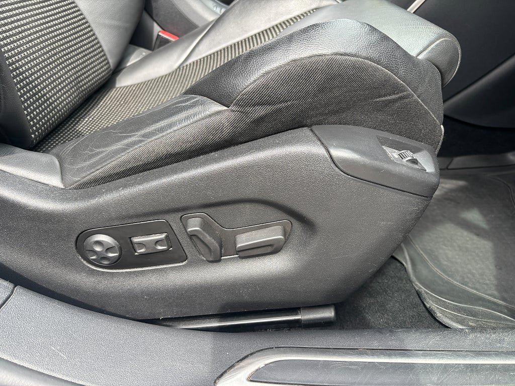 Vehicle Image 20