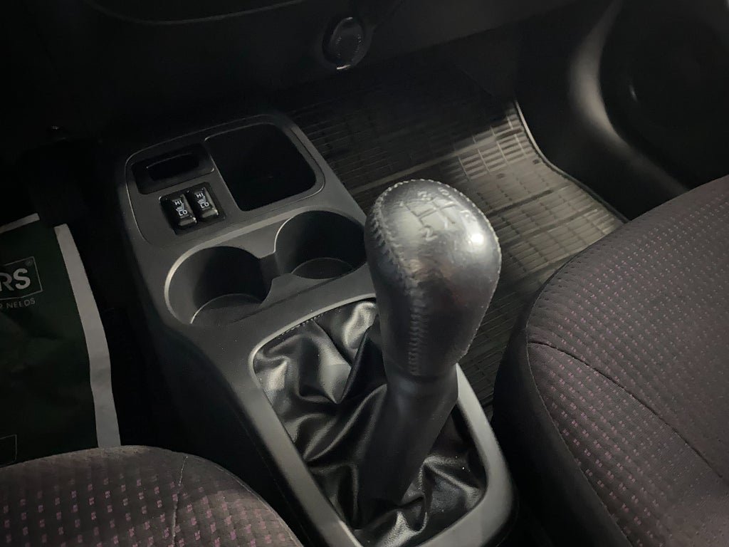Vehicle Image 13
