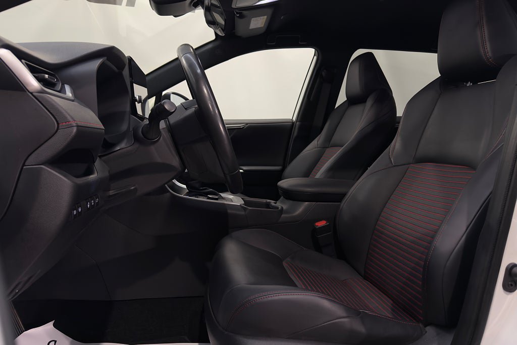 Vehicle Image 10