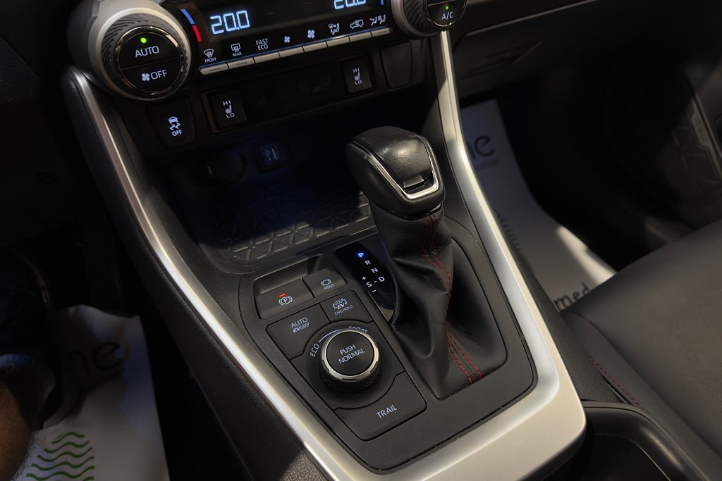 Vehicle Image 21