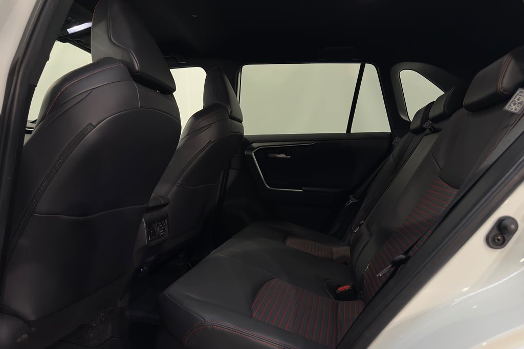 Vehicle Image 23