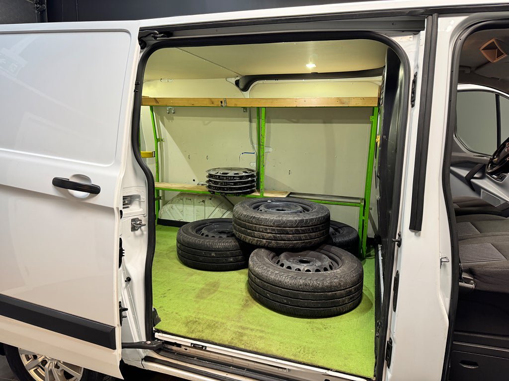 Vehicle Image 6