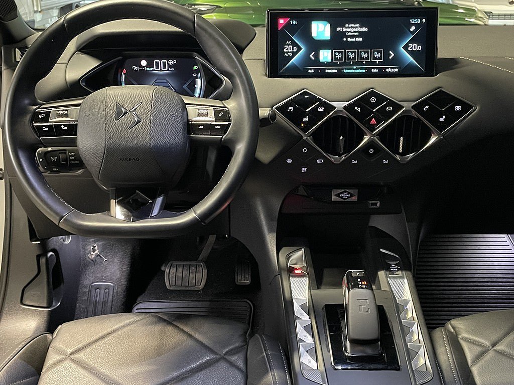 Vehicle Image 13