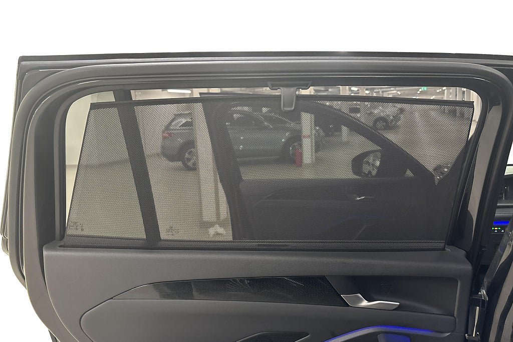 Vehicle Image 32