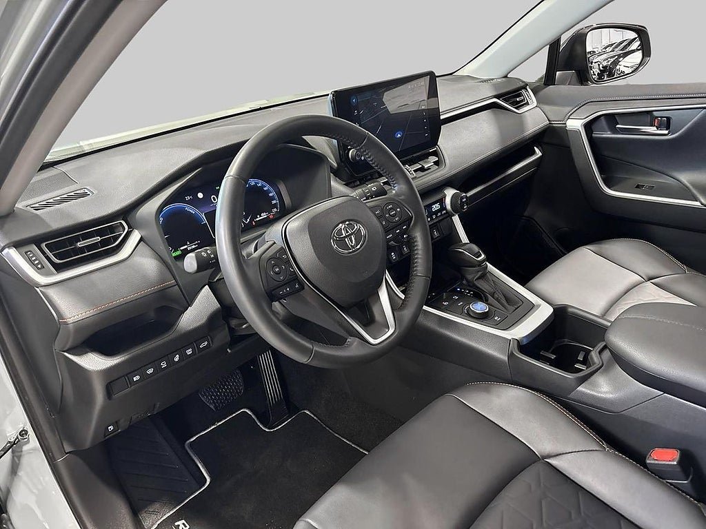 Vehicle Image 14