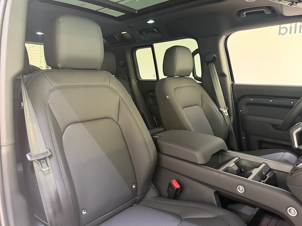 Vehicle Image 22