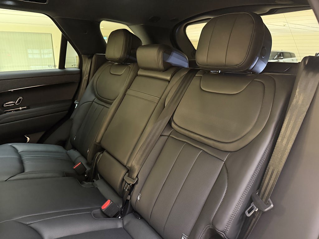 Vehicle Image 19
