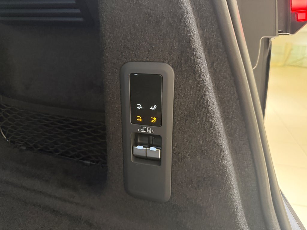 Vehicle Image 24