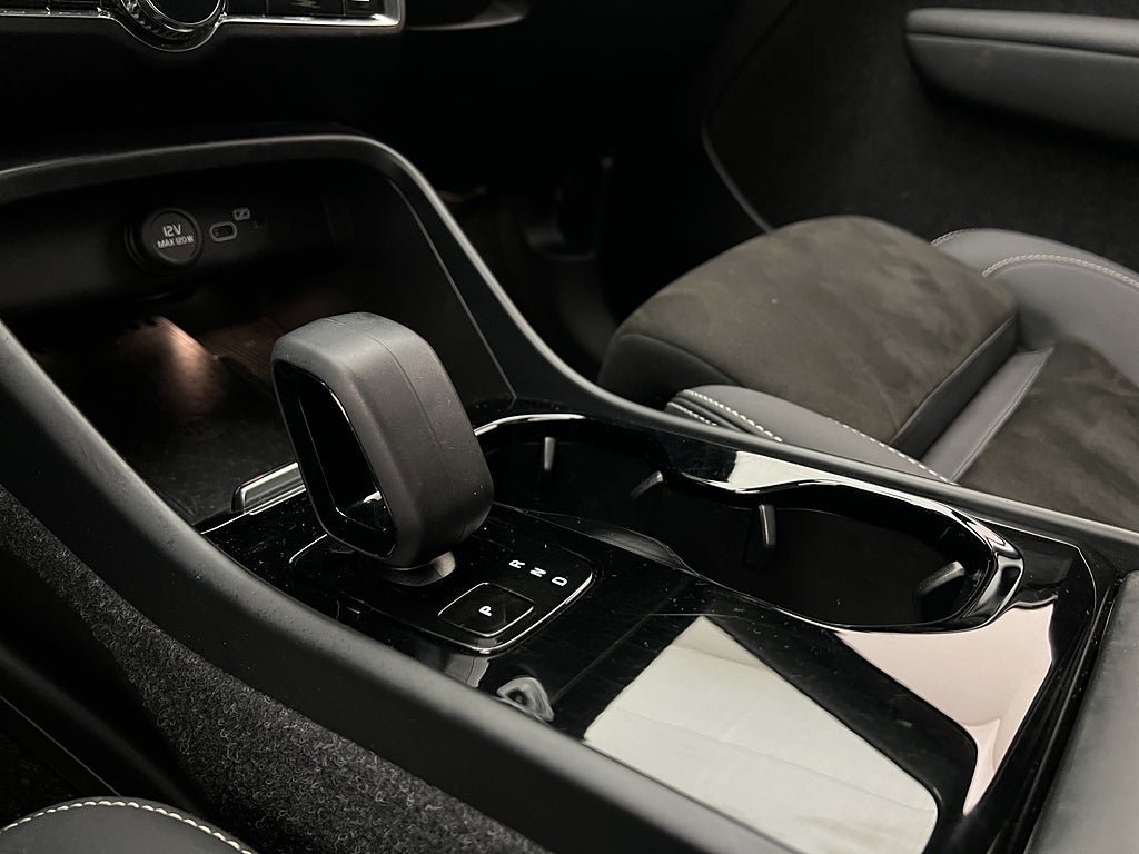 Vehicle Image 24