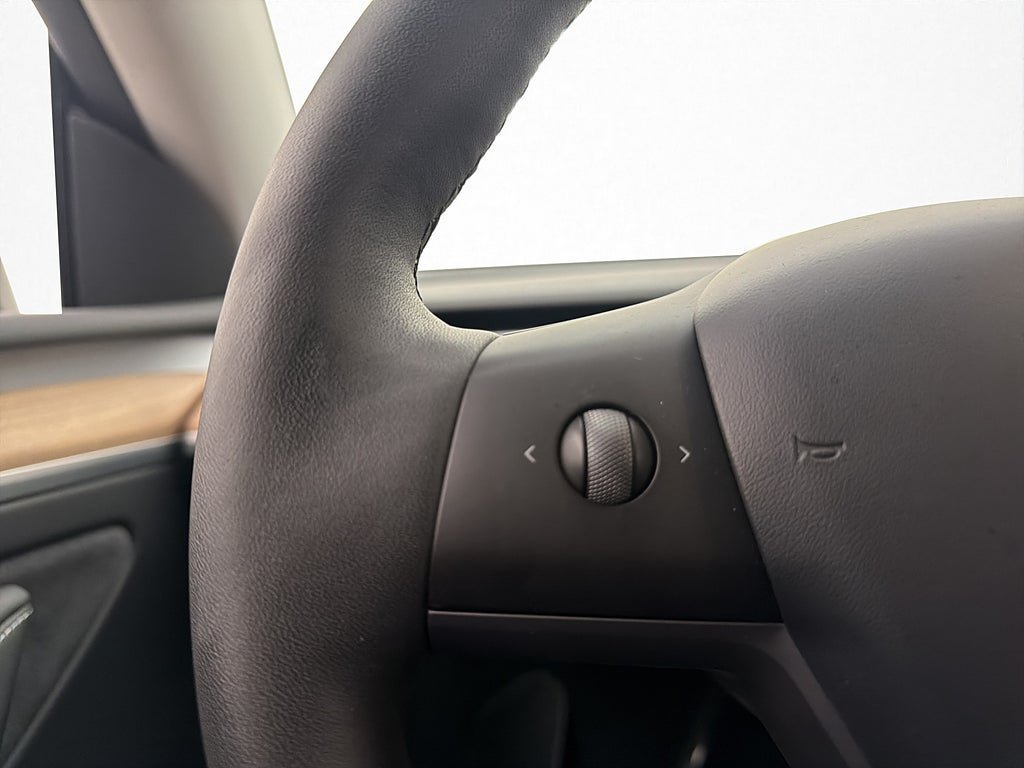 Vehicle Image 27
