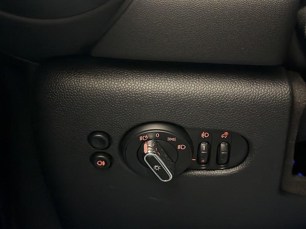 Vehicle Image 29