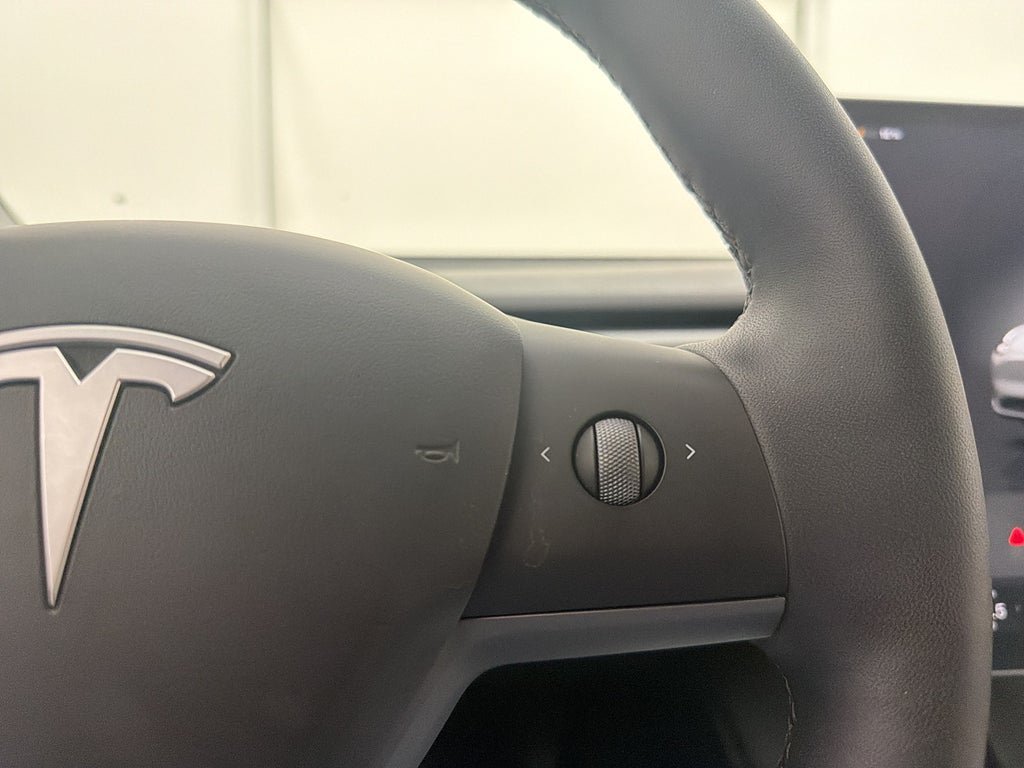 Vehicle Image 27