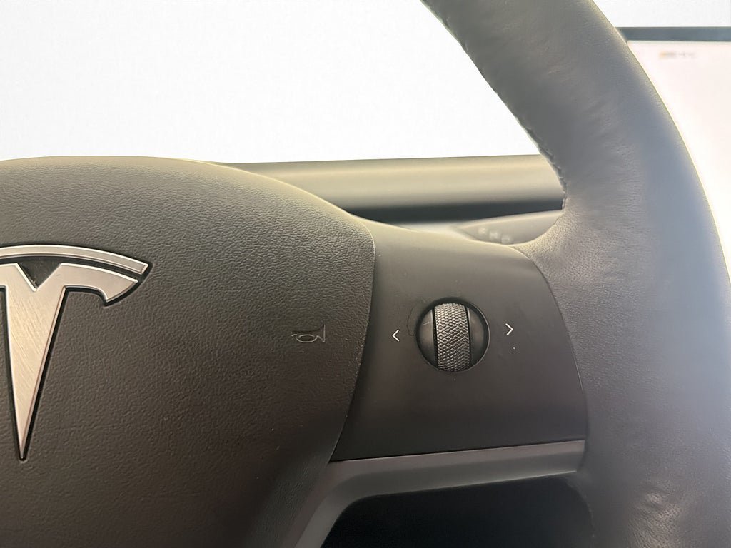 Vehicle Image 28