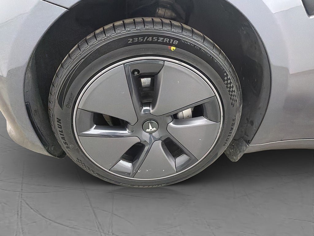 Vehicle Image 30