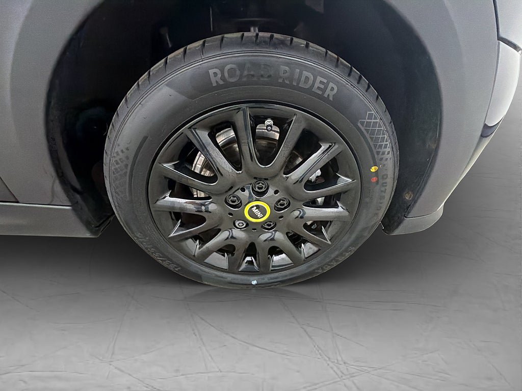 Vehicle Image 33