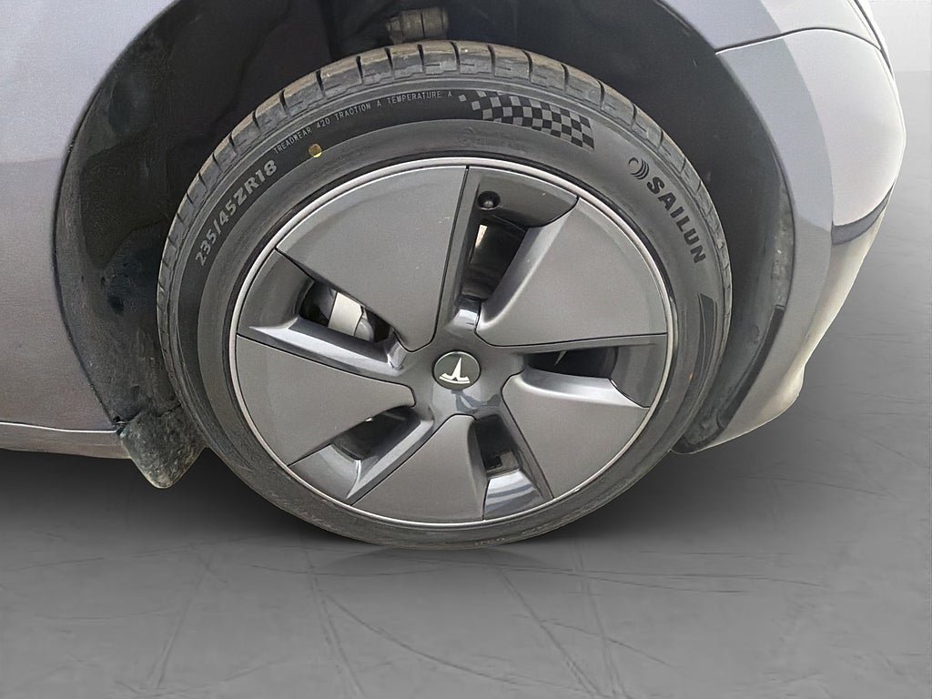 Vehicle Image 33