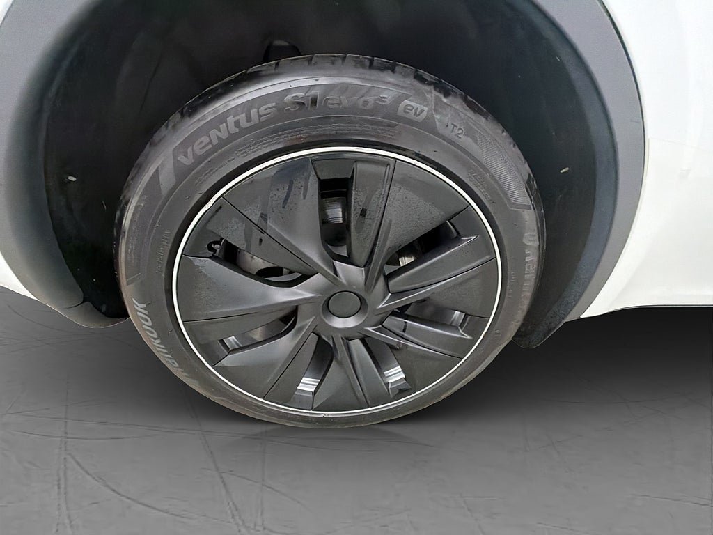 Vehicle Image 32