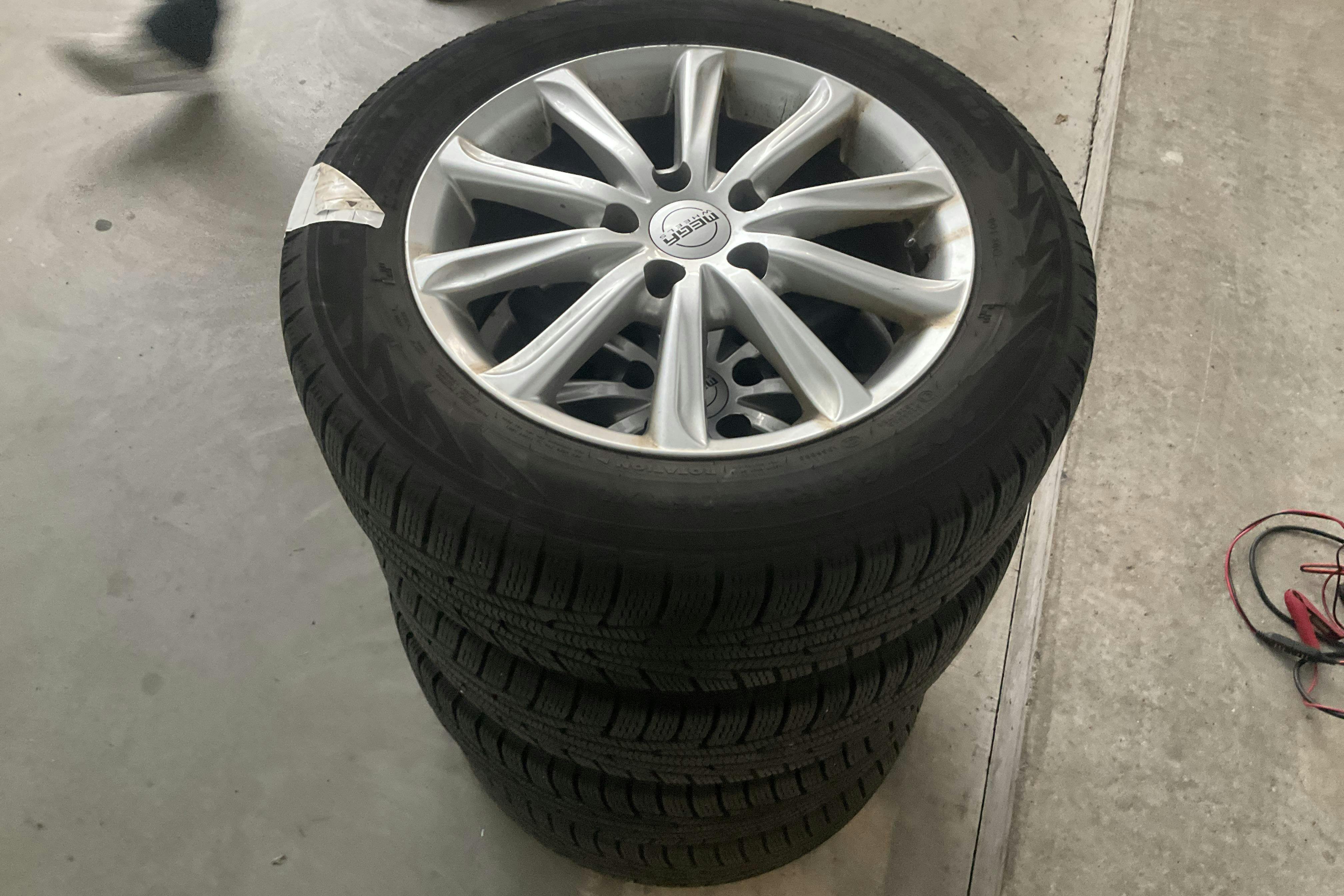 Vehicle Image 16