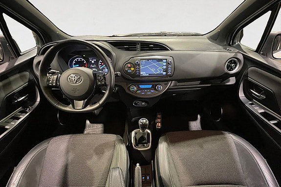 Vehicle Image 11