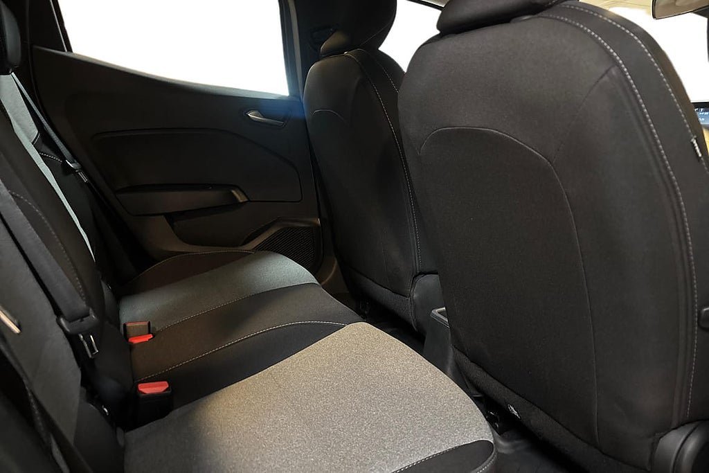 Vehicle Image 11