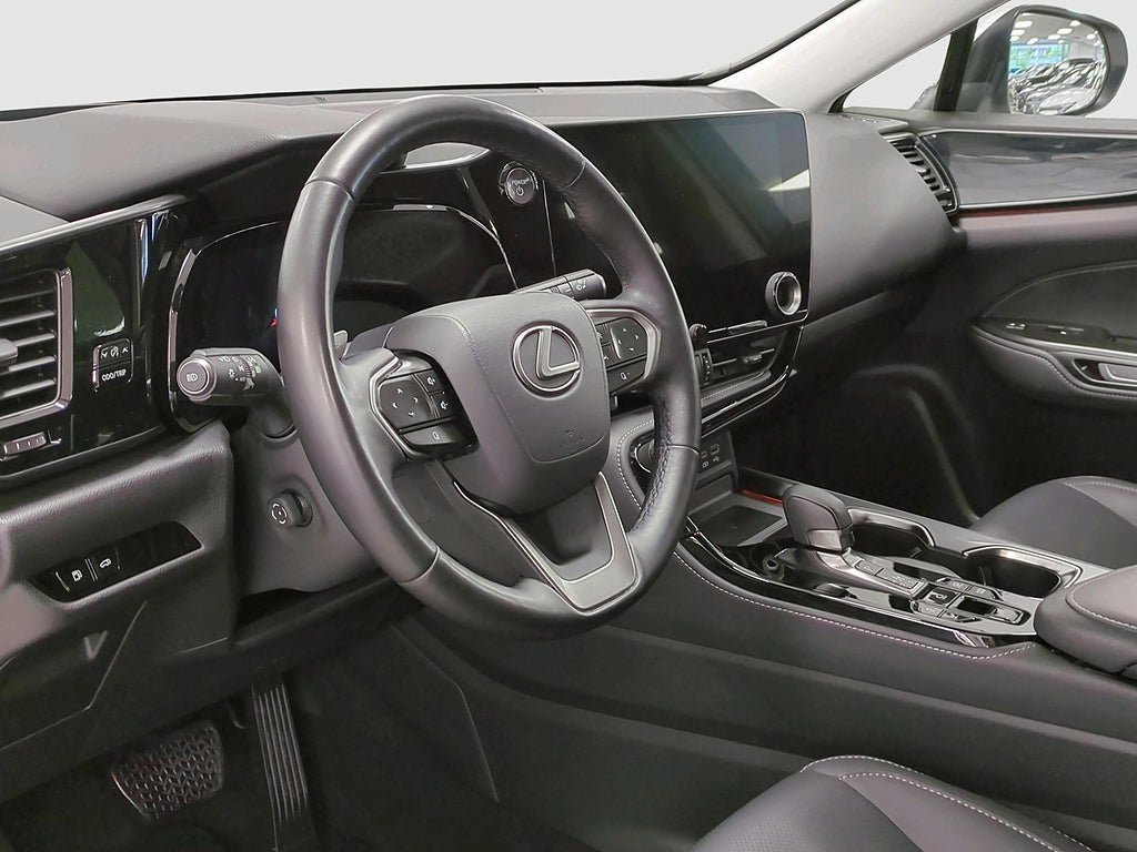 Vehicle Image 7