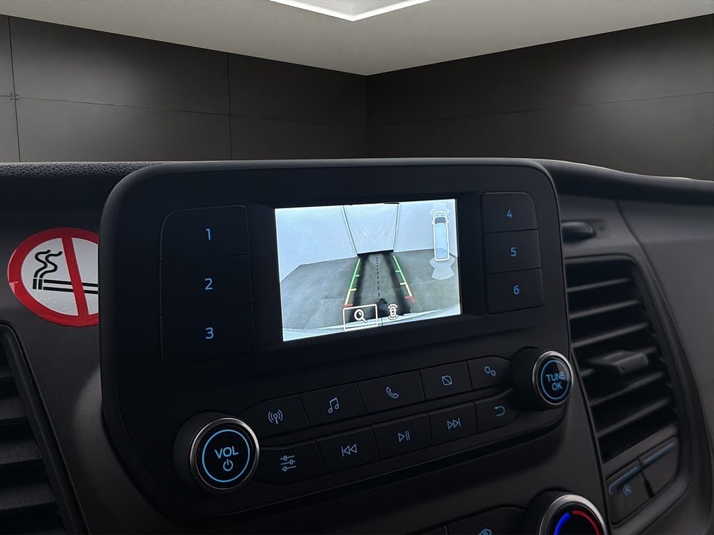 Vehicle Image 19