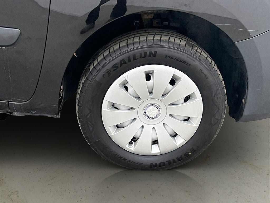 Vehicle Image 23