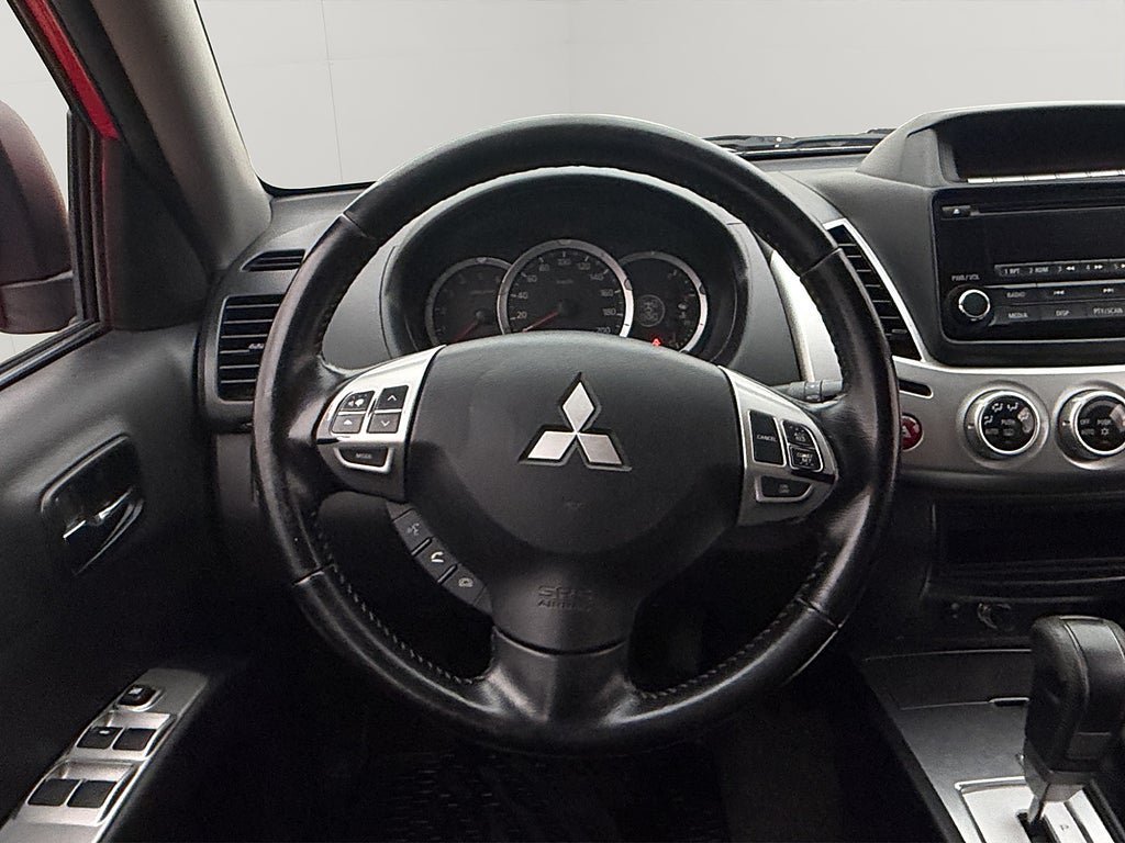 Vehicle Image 16