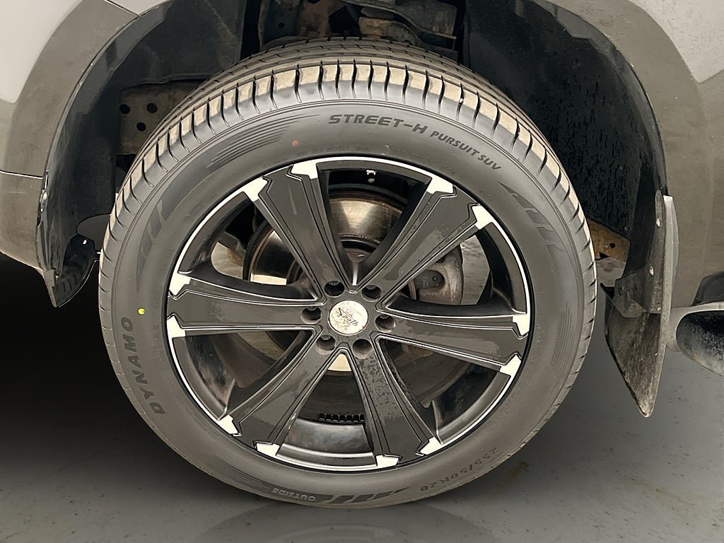 Vehicle Image 32