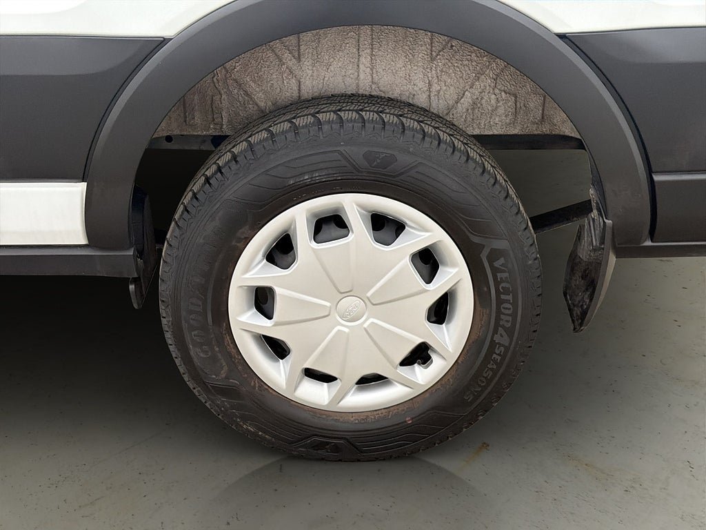 Vehicle Image 25
