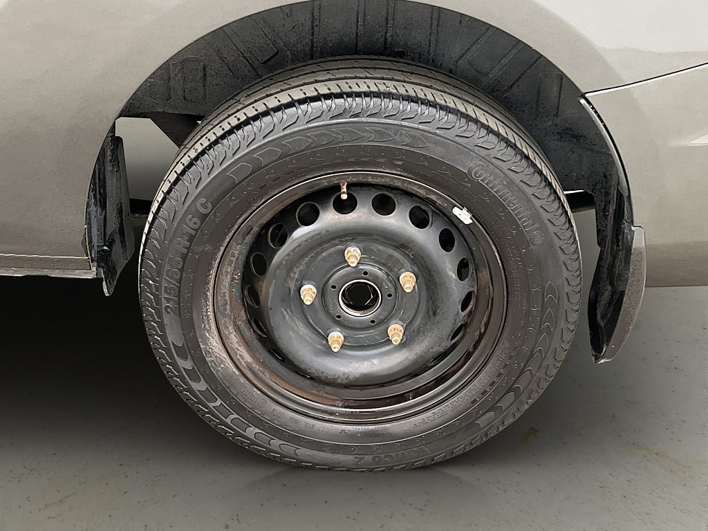 Vehicle Image 30
