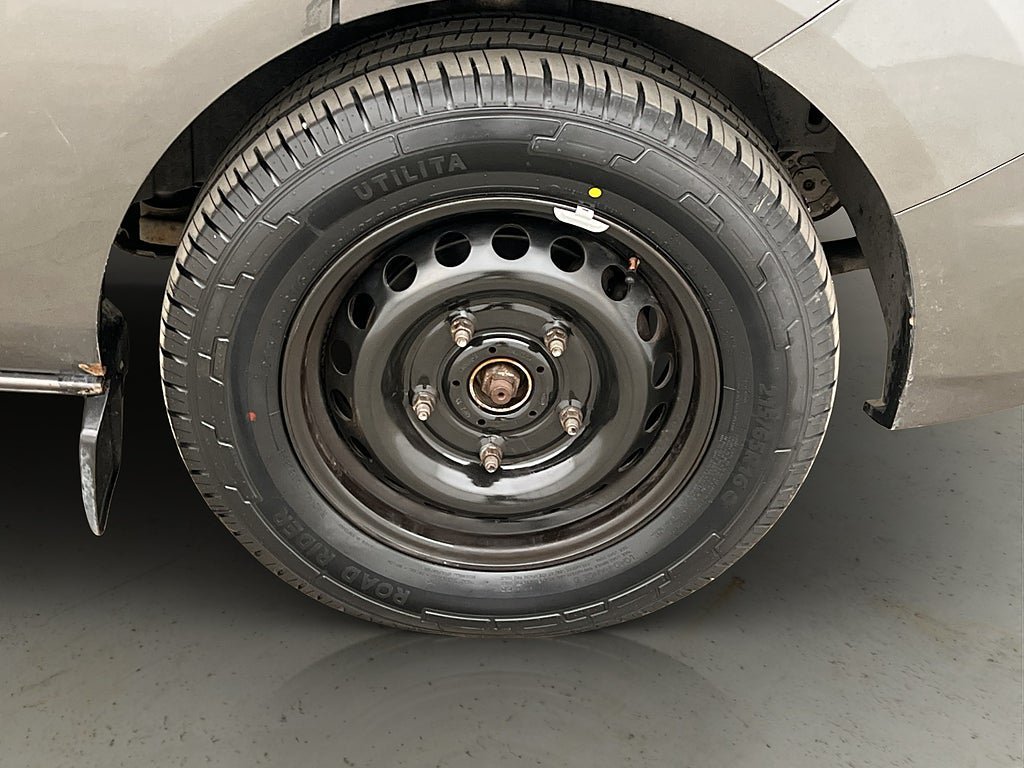Vehicle Image 32